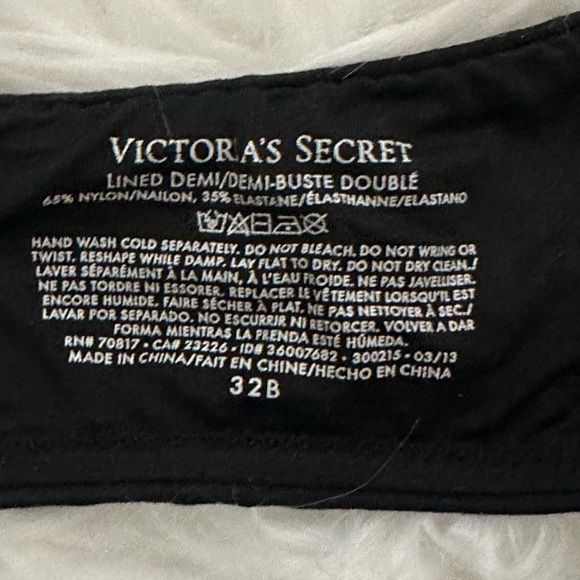 Victoria’s Secret Lined Demi Black Bra Size 32B - Picture 3 of 3